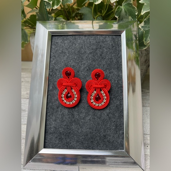 Romantic Elegant Earrings - Stylish Red Evening Earrings for Woman - Picture 2 of 11